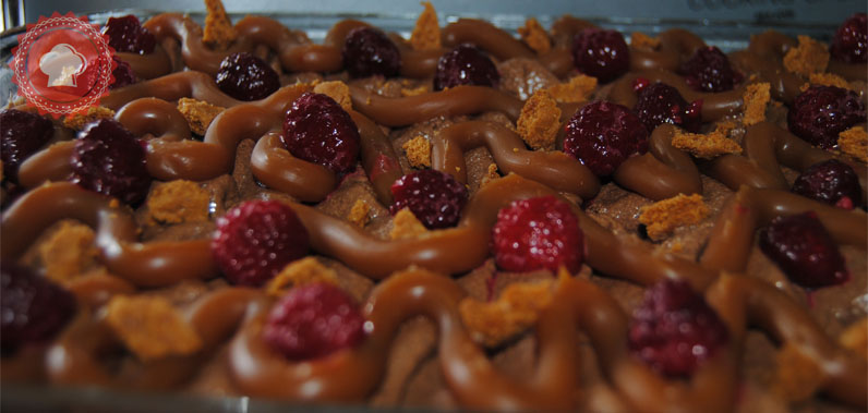 mousse au chocolat caramel coulant et framboises